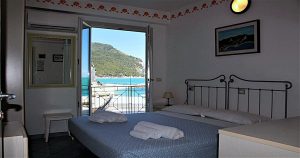 Home A-Camera Doppia Standard