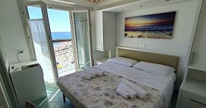 Home C-Camera Doppia Standard